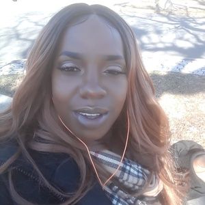 Meet your Posher, Donita